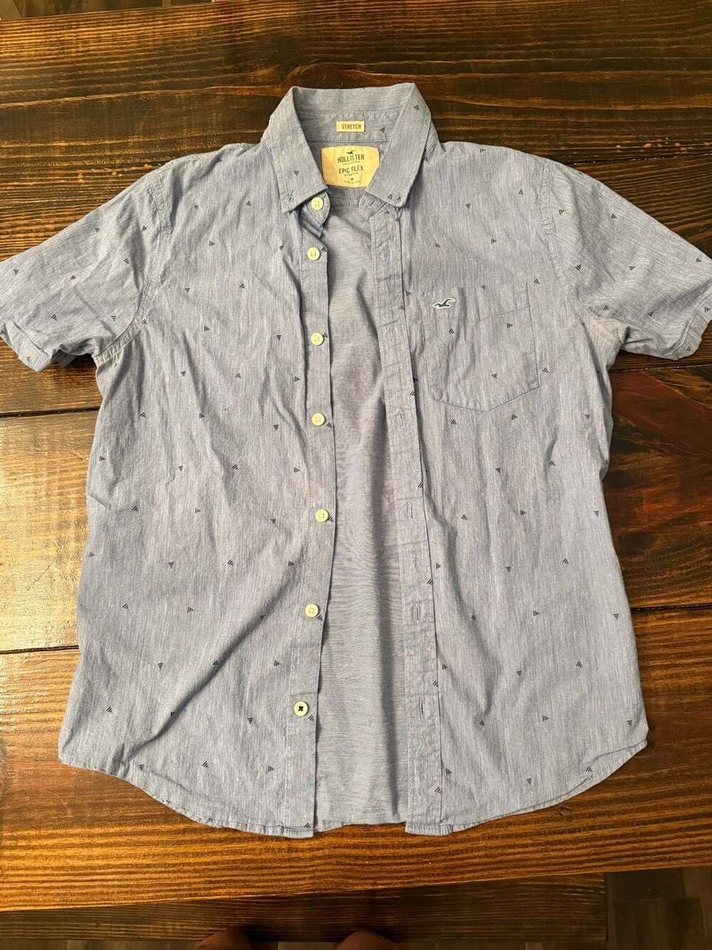 Hollister Epic Flex Stretch Blue Patterned Short Sleeve Button Up Shirt Medium